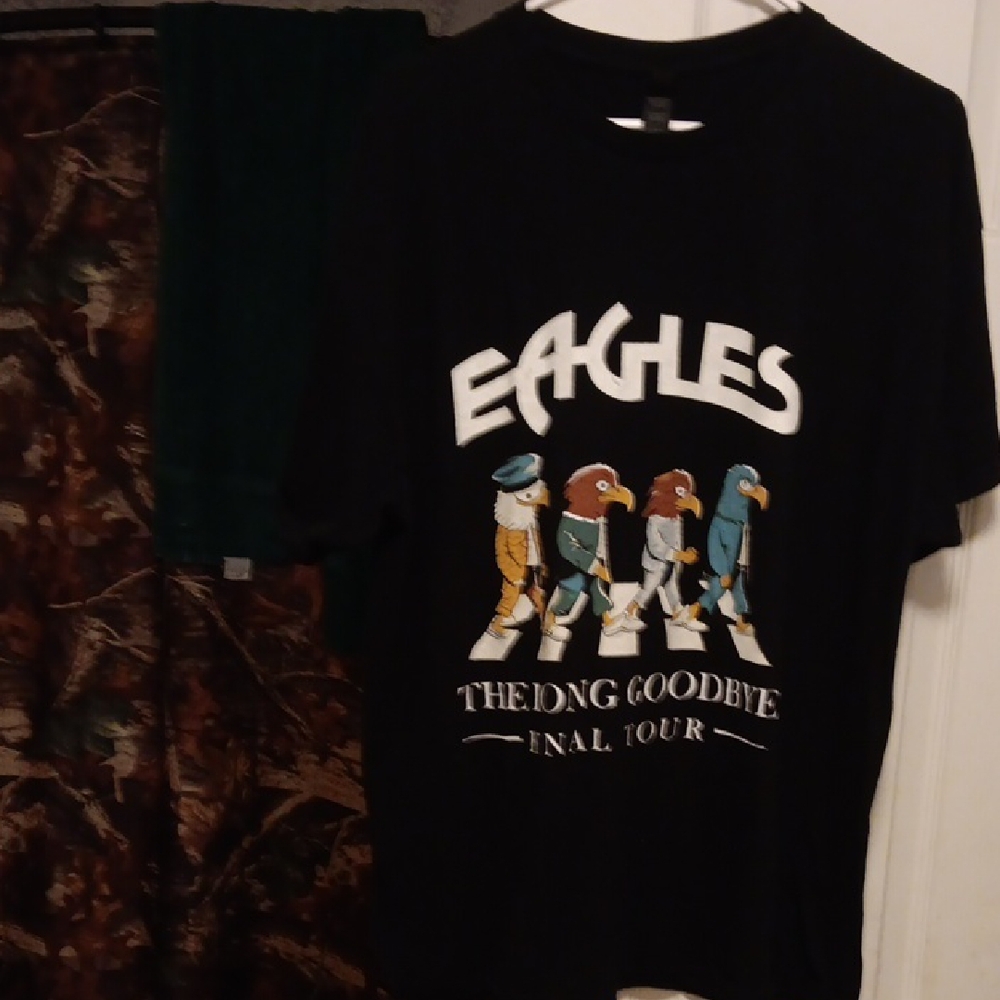 Gildan Black Short Sleeve Tee with Retro Graphic